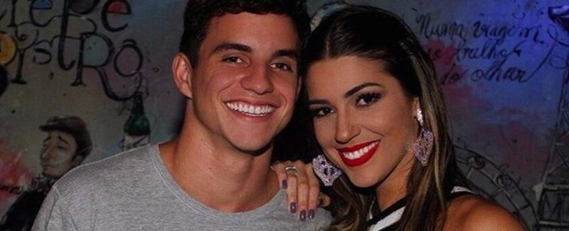 Após viagem, Manoel diz que romance com Vivian sai fortalecido