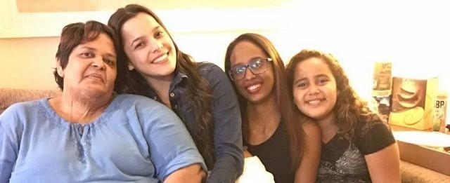 Emilly promete ajudar fã que gastou R$ 1,2 mil para ela vencer BBB