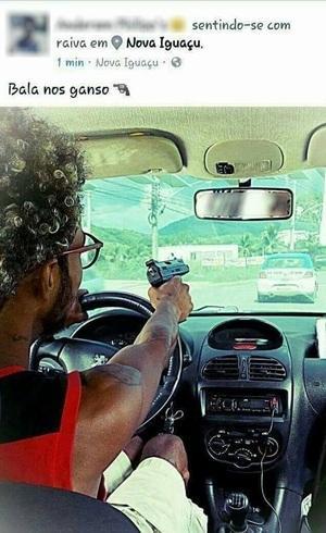Cadeirante é preso após postar foto apontando arma para viatura