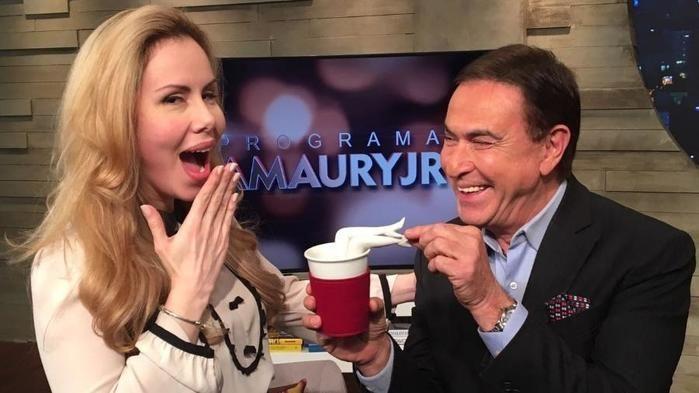 Sarah Sheeva no programa de Amaury Jr.