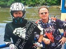 Aécio manda fotografias ao lado de motociclistas para rebater PF