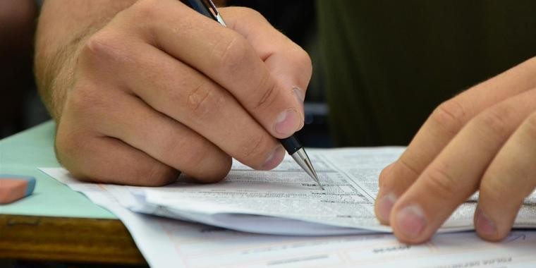 UEMA abre concurso público com salários de até R$ 1,9 mil