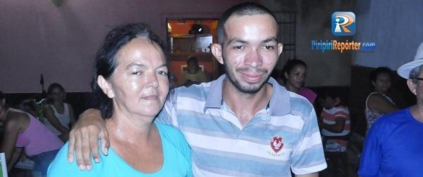 Suspeito de estupro é recebido com festa após 10 dias preso