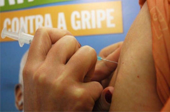 Vacinação contra a gripe (Crédito: Reprodução)