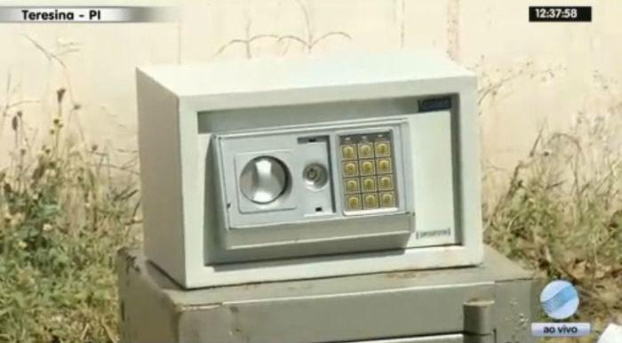 Cofre abandonado na capital (Crédito: Rede Meio Norte)