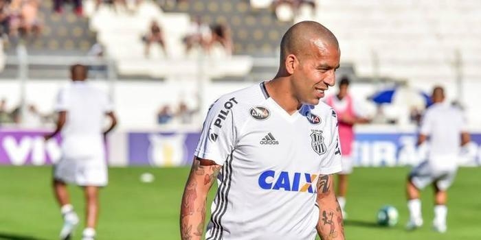Emerson Sheik desfalca Ponte Preta contra o Flamengo
