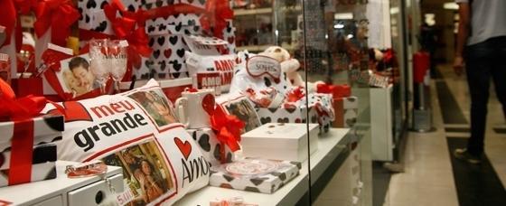 Vendas para o Dia dos Namorados caem 9,61%, mostra pesquisa