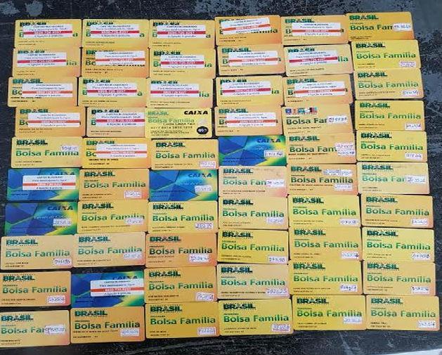 Cartões apreendidos pela Polícia Federal (Crédito: Divulgação)