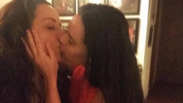Ana Carolina de declara para a namorada em rede social