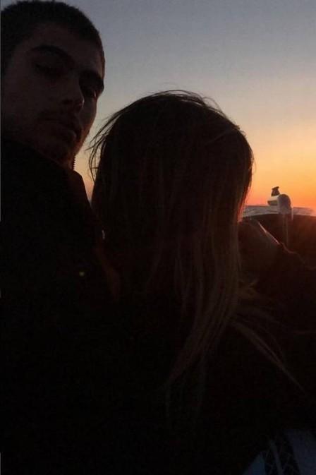 Tatá Werneck e Rafel Vitti curtem pôr do sol em Paris