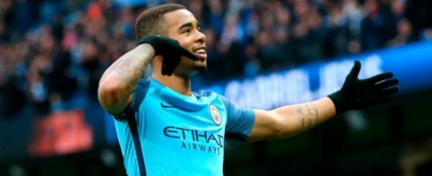 Gabriel Jesus avisa que não precisará operar o rosto