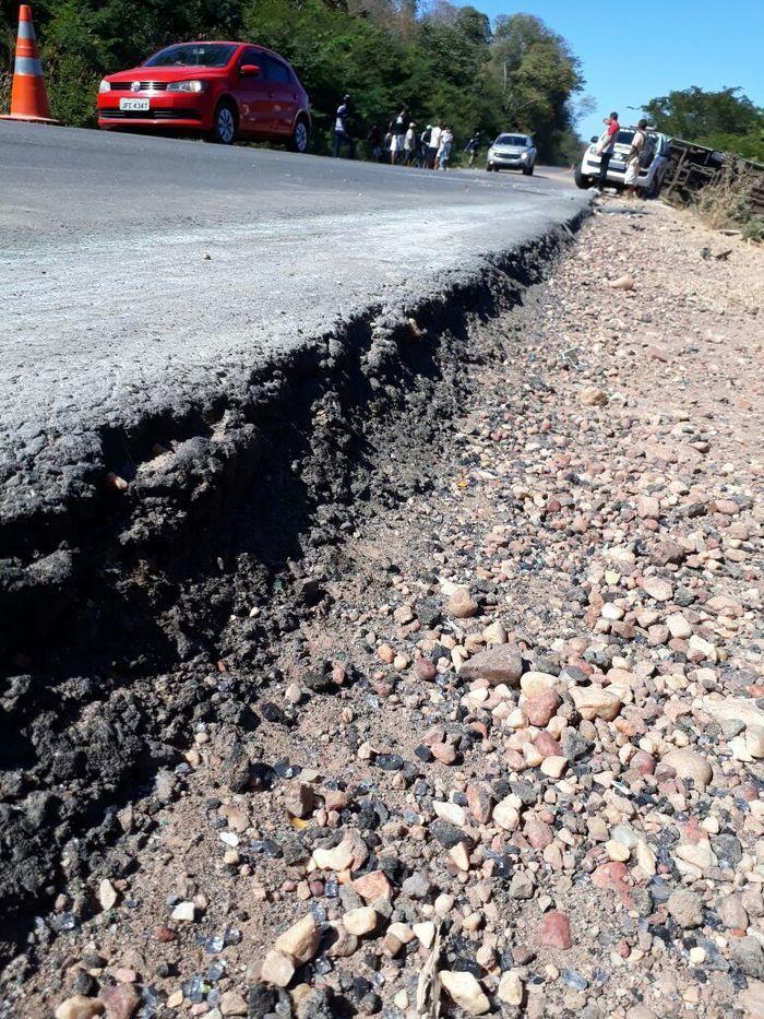 Desnível na pista de aproximadamente 20cm (Crédito: Divulgação/PRF)