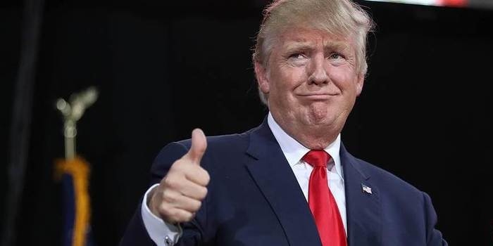 Trump declara patrimônio de US$ 1,4 bi e US$ 596 mi em investimento
