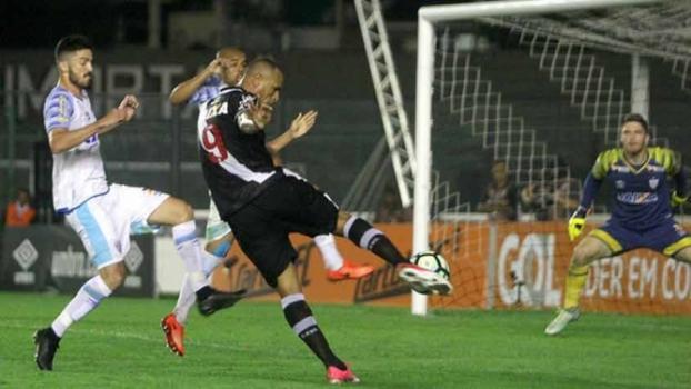 Luis Fabiano na partida contra o Avaí (Crédito: Reprodução)