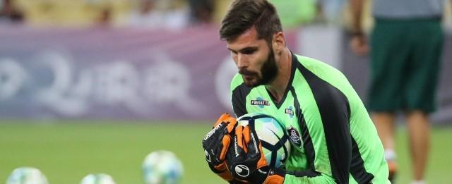 Rivais, Fla e Flu lutam para acabar com a insegurança no gol