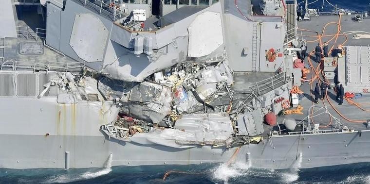 Encontrados mortos 7 marinheiros em navio que bateu em cargueiro