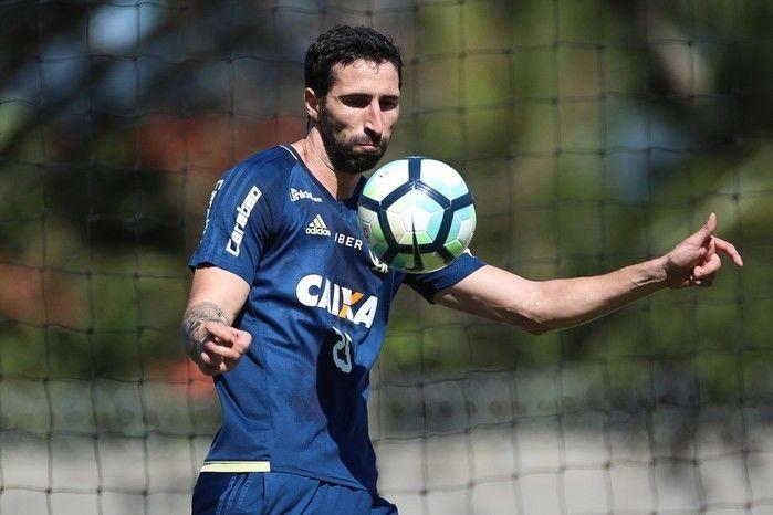 Flamengo vende zagueiro Donatti pelo mesmo valor que custou em 2016