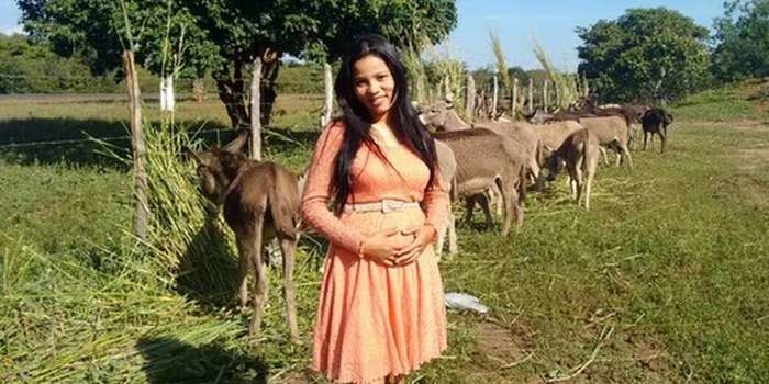 Casada e mãe, Stefhany Absoluta se dedica à carreira gospel