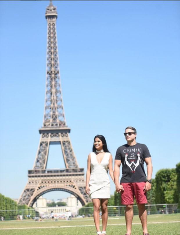 Munik Nunes e o noivo Anderson Felício em Paris