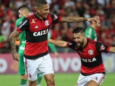 Guerrero e Diego comandam goleada do Flamengo sobre a Chapecoense