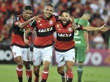 Guerrero faz três, Diego dois, e Flamengo atropela a Chape