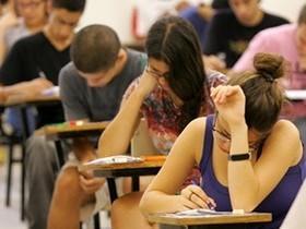 Estudantes têm até domingo para pedir isenção de taxa do Enem