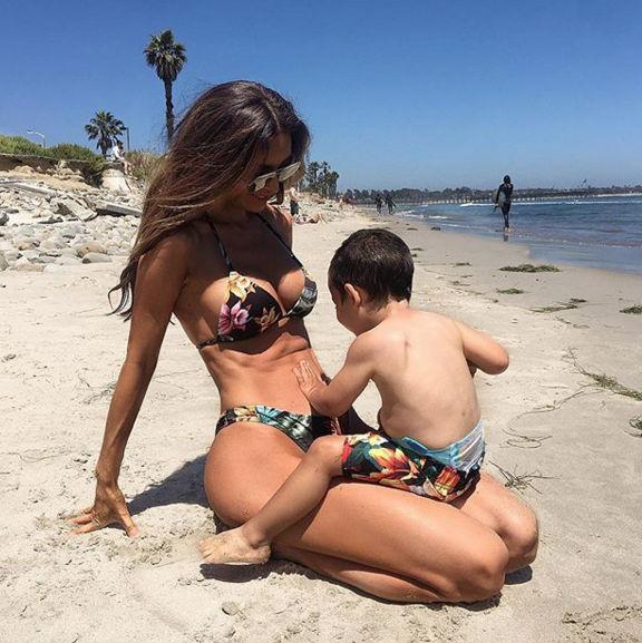 Grávida de cinco meses impressiona com barriga negativa