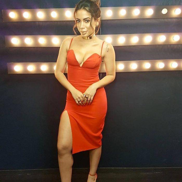 Affair de Anitta só usa carro blindado e se interessa por culinária