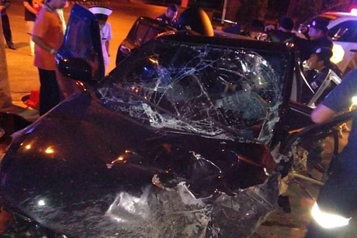 Carro perde o controle e mata homem que fazia sexo no banco de trás