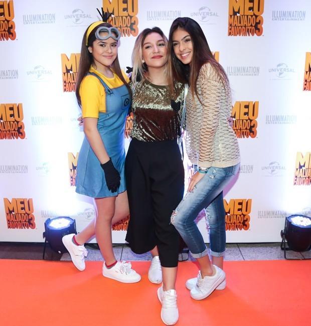 Maisa Silva se veste de Minion e chama atenção em pré-estreia