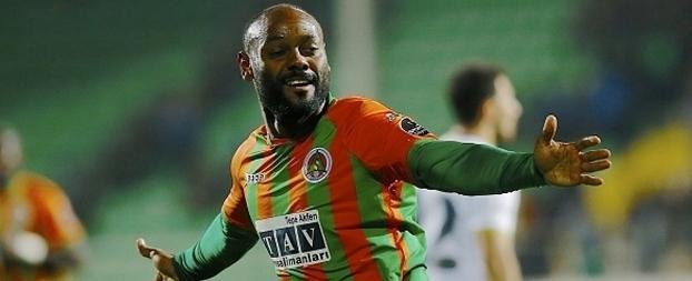 Superando Eto"o e Van Persie, Vagner Love é artilheiro na Turquia