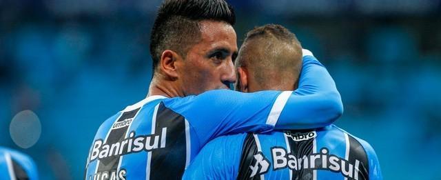 Grêmio sua,mas vence Vasco e assume a vice-liderança do Brasileirão