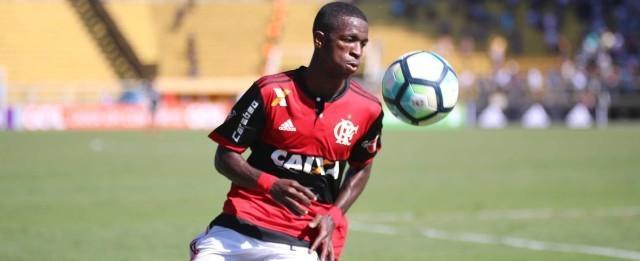 Após boa atuação, Vinicius Junior ganha elogios de Zé Ricardo