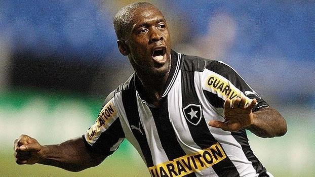 Nome de Seedorf chegou ao Santos nesta segunda-feira, mas clube quer Levir (Crédito: Gazetta Press)
