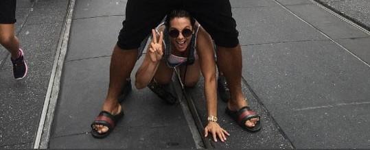 Carla Perez e Xanddy curtem férias com os filhos na Disney