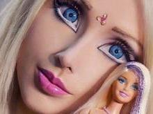 Fotos de Barbie humana sem maquiagem mostram falta de semelhança