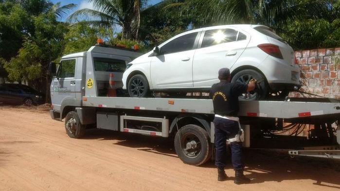 Veículo apreendido pela polícia (Crédito: Valdir Almeida)