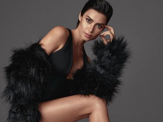 Thaila Ayala é comparada a Kendall Jenner, ao postar foto de ensaio