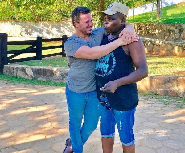 Eduardo Costa chama amigo de “preto” e é criticado por seguidores