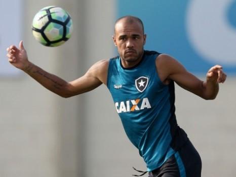 Botafogo tem 13 jogadores livres para pré-contratos