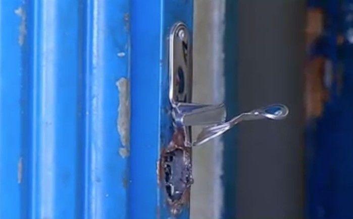 Os criminosos roubaram equipamentos eletrônicos da escola (Crédito: Reprodução)
