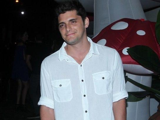 Bruno Gissoni nega ser ele em vídeo íntimo divulgado na web