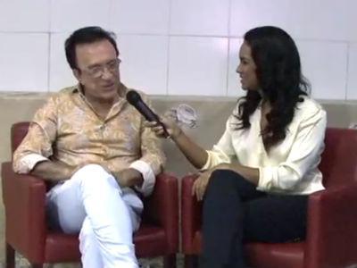 Moacyr Franco é homenageado no Na Parada