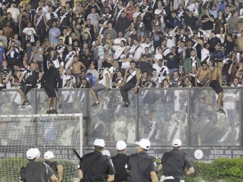Após interdição,Vasco vai jogar com Santos no estádio Nilton Santos