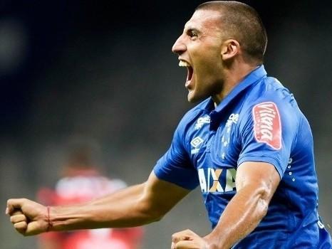 Boca Juniors tentar tirar Ábila do Cruzeiro