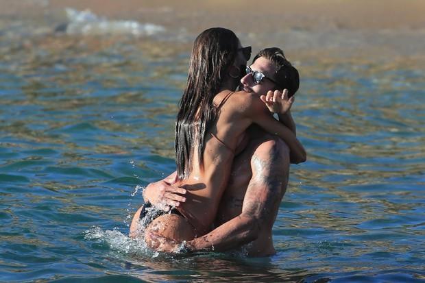 Izabel Goulart e o namorado