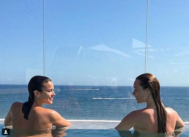 Marquezine e Mariana Ximenes