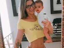 Kelly Key mostra a cintura fininha cinco meses após dar à luz