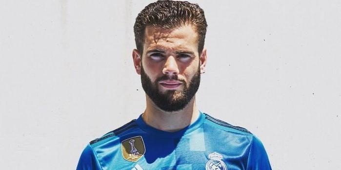 Zagueiro se descuida e vaza nova camisa do Real Madrid
