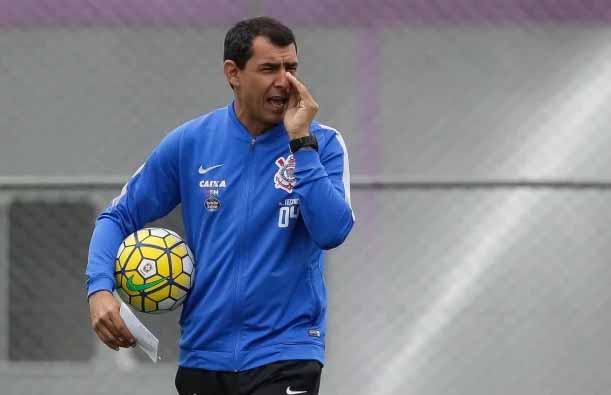 Corinthians tenta conter euforia diante do combalido Atlético-PR